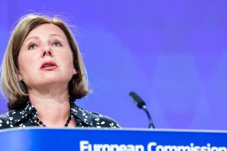 "Notre objectif est clair: protéger les journalistes et d'autres acteurs importants de la société civile contre les procédures judiciaires abusives", a relevé lors des débats la commissaire européenne chargée de la Transparence, Vera Jourova (arch...